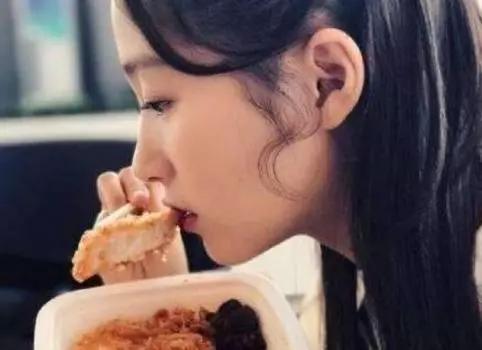 吸引眼球吃瓜,那些让人瞪大眼睛的“吃瓜”瞬间